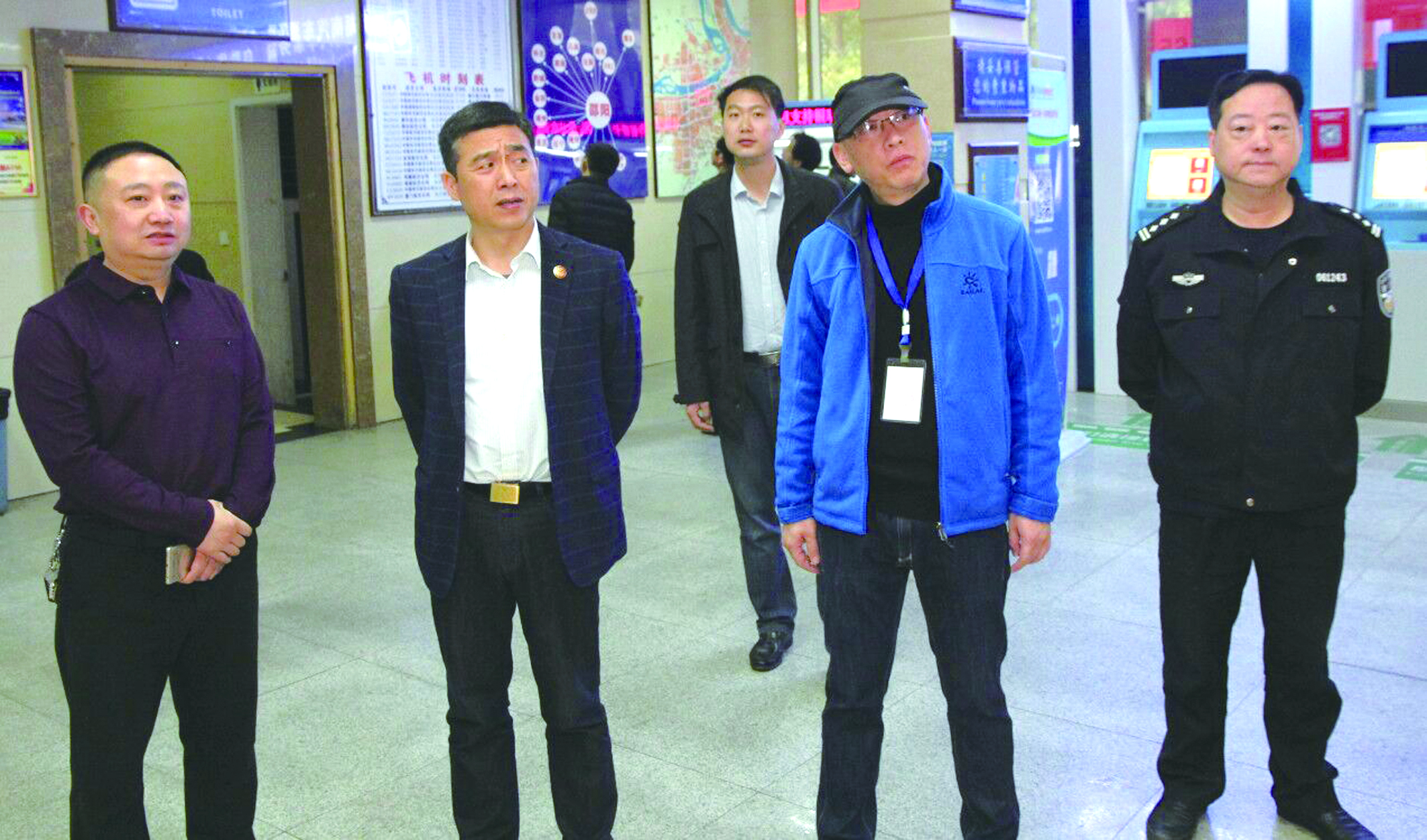 3月16日上午，以省委保衛(wèi)處處長(zhǎng)尹年春為組長(zhǎng)的反恐安全檢查組到市汽車北站開(kāi)展反恐安全檢查